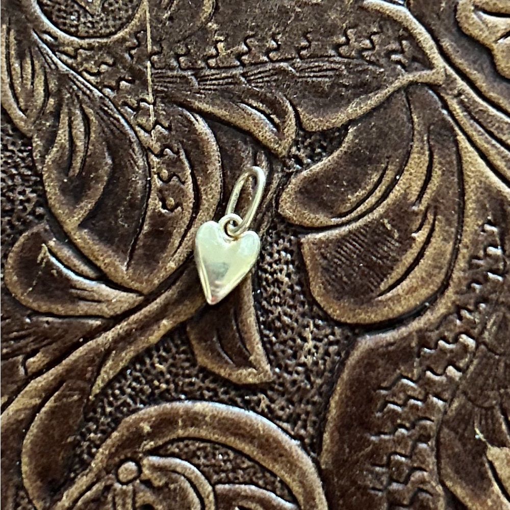 Mejuri Gold Heart charm